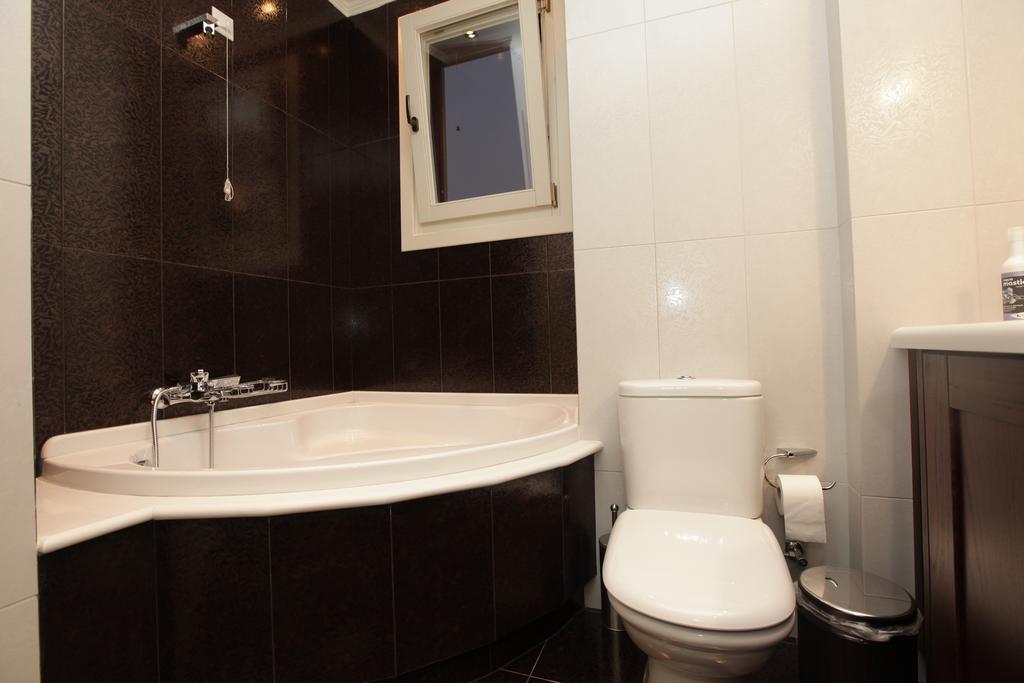 Avgerinos Hotel Kampochora  部屋 写真